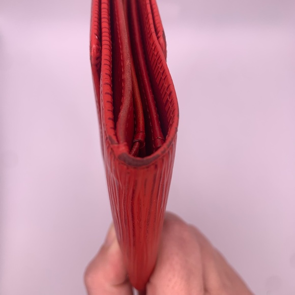 Louis Vuitton Red Epi Trifold Wallet and Coin Pouch - Picture 4 of 17